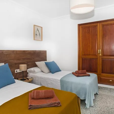 Pilar * Puerto del Carmen (Lanzarote)