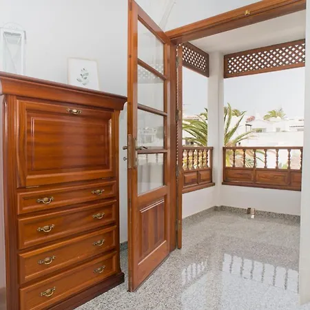 Pilar Puerto del Carmen (Lanzarote)