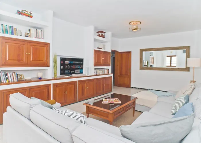 Pilar Villa Puerto del Carmen